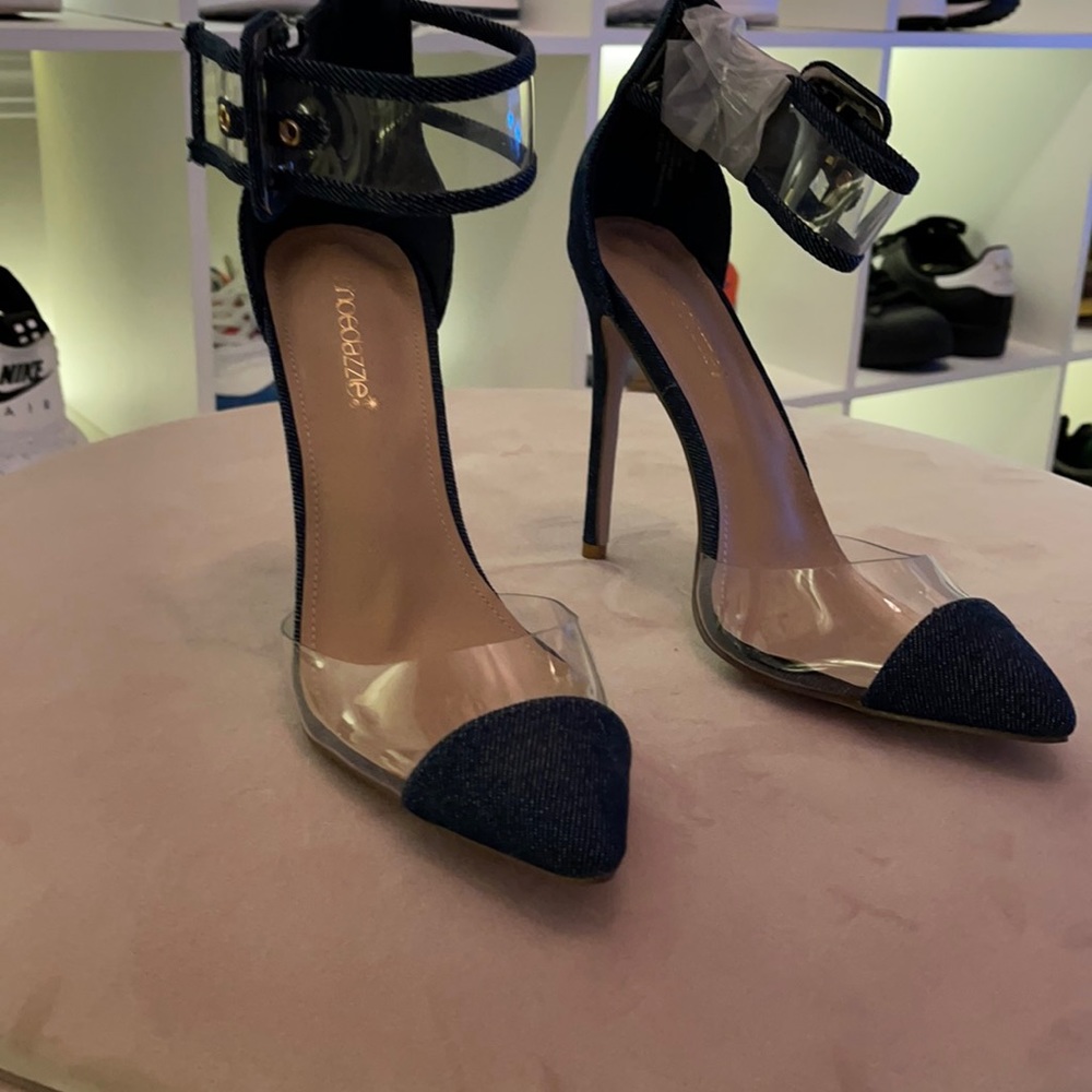 Shoe Dazzle Size 8 Clear & jean